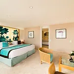 Helios Hotel