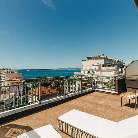 Hélios Hotel 4*