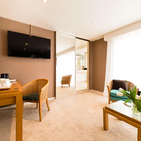 Helios Otel 4*
